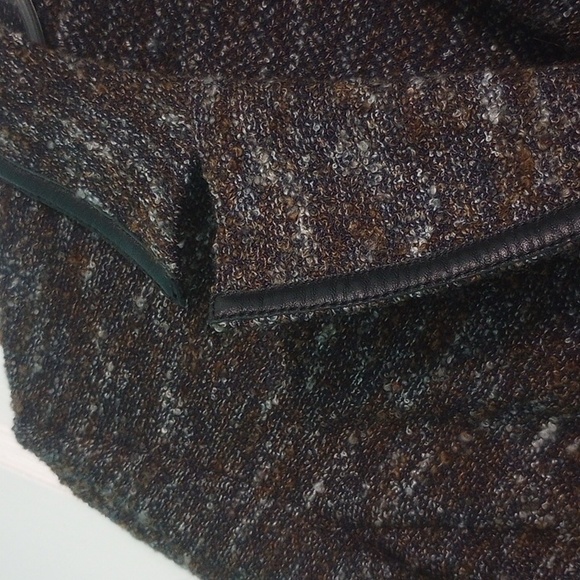 ST JOHN Collection Boucle Tweed Leather Trim Double- Breasted Blazer Jacket - Picture 3 of 16